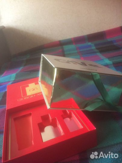 Коробка подарочная Sisley