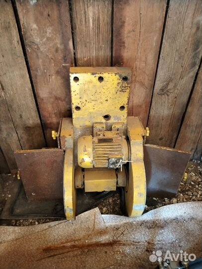 Шлифовальная машина