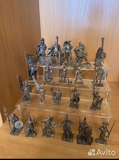 Оловянные солдатики в ассортименте около 300 штук