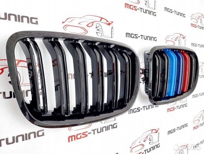 Решетка BMW X5 E70 стиль X5M триколор