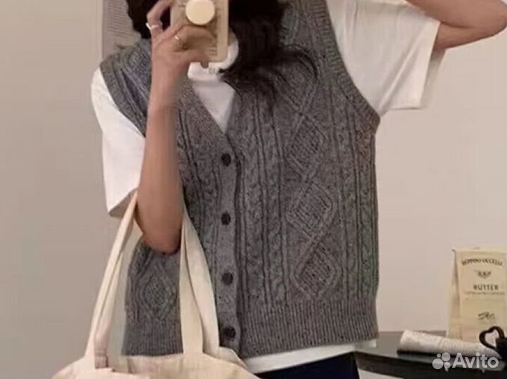 Жилетка вязаная