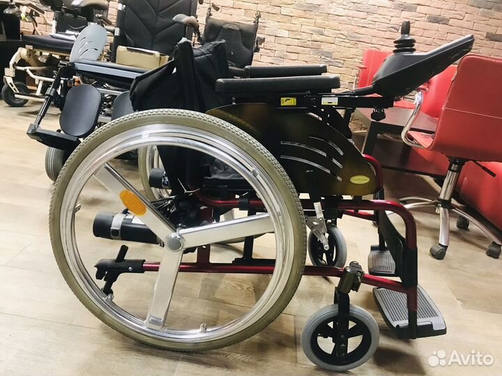 Инвалидная коляска с ручным и электроприводом