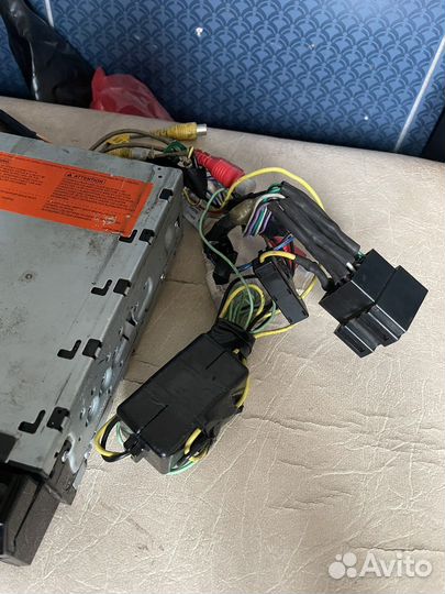 Магнитола Pioneer с выдвижным сенсорным экраном