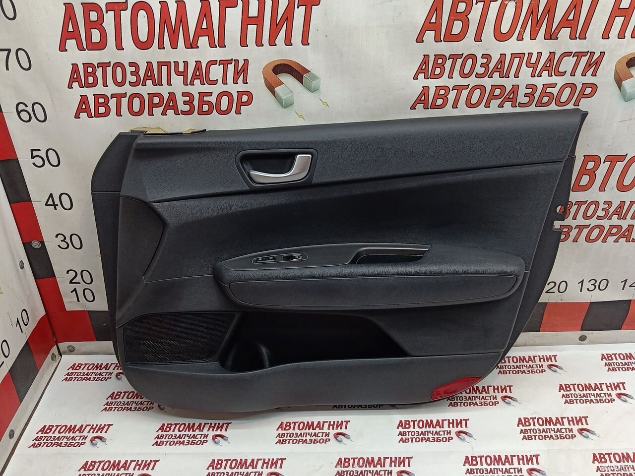 Обшивка двери передней правой Kia Optima 4 JF