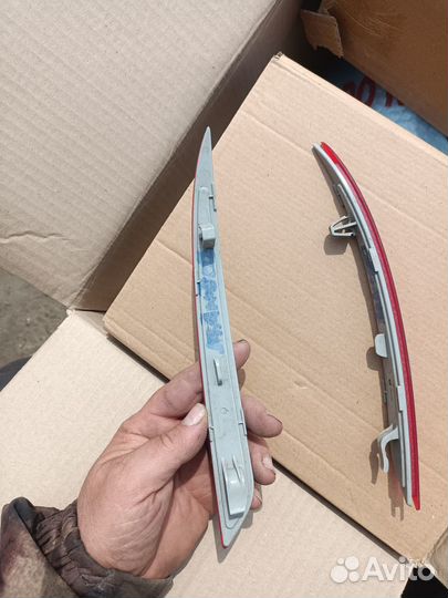 Отражатель в бампер задний левый.правый Ford Mond