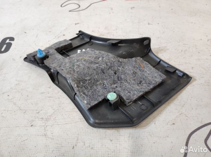 Накладка стойки передняя левая Honda Cr-V 2 RD8