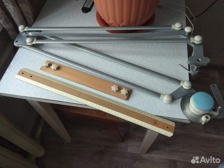 Чертежный прибор 