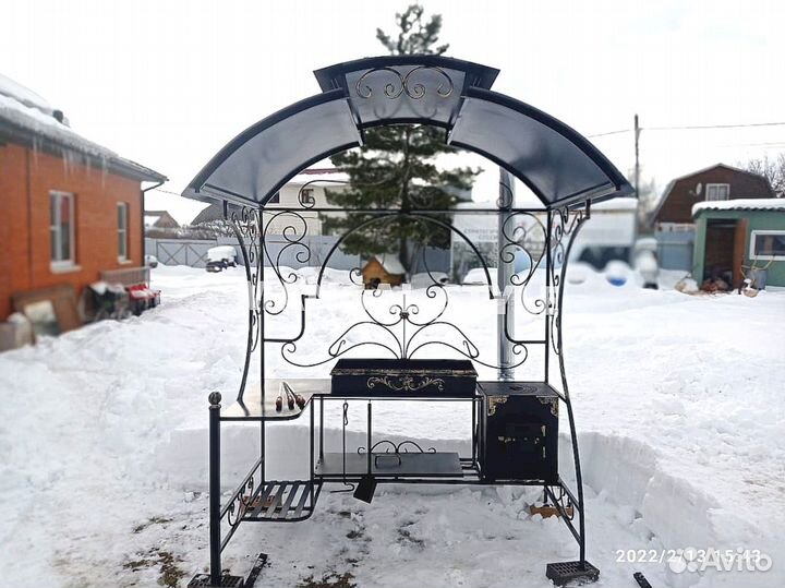 Кованые мангалы с крышей