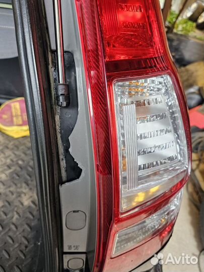 Оригинальный задний правый фонарь на Honda CR-V 3