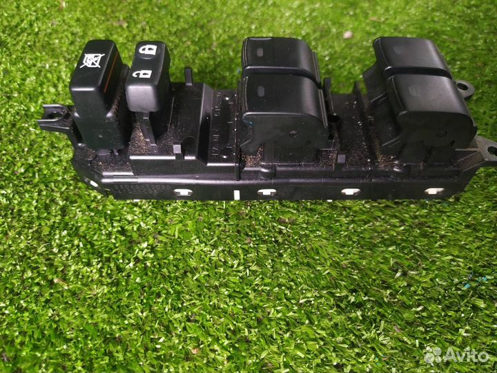 Блок управления стеклоподъемниками Toyota Camry