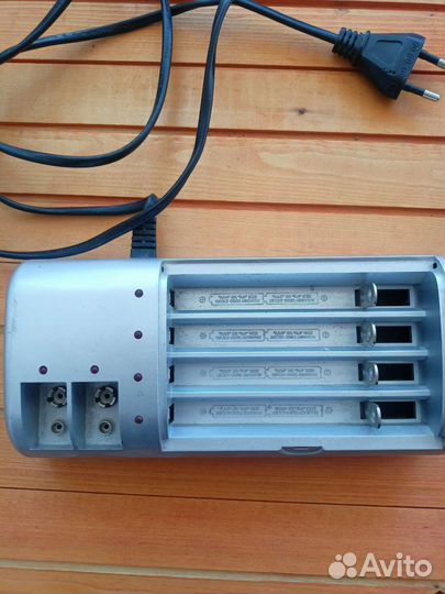 Зарядное устройство для аккумуляторных батареек