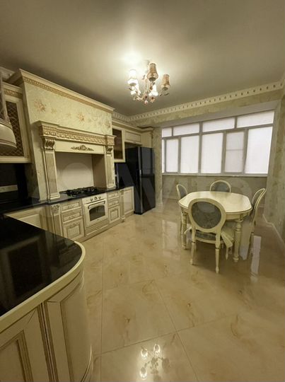 3-к. квартира, 150 м², 8/11 эт.