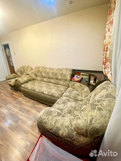 Угловой диван и кресло бу