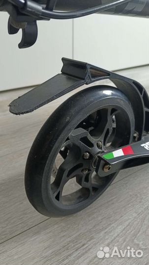 Самокат Roces 200 Disc,черный