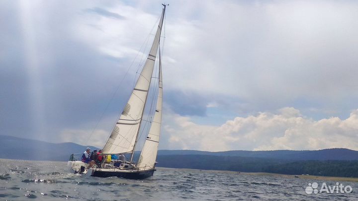 Прогулка на парусной яхте