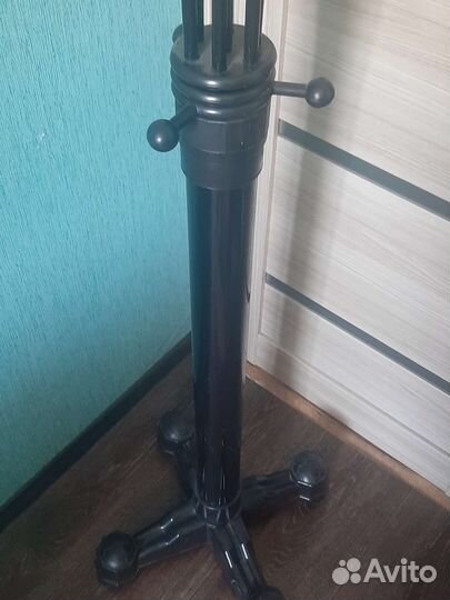 Большая вешалка для курток и пальто