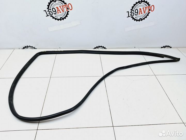 Уплотнитель двери Toyota Highlander II (XU40) 200