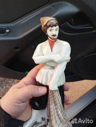 Статуэтка Рыбак Саро фарфор СССР