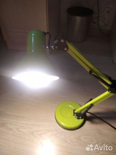 Лампа настольная