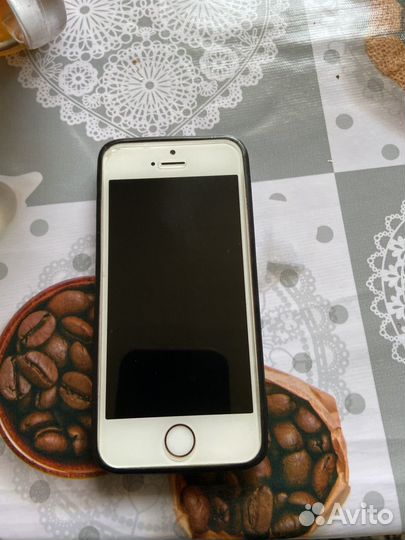 iPhone SE, 32 ГБ