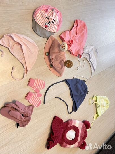 Шапки,чепчики, кепка, панама,рукавицы на девочку