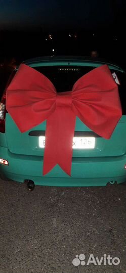 Подарочный бант на машину