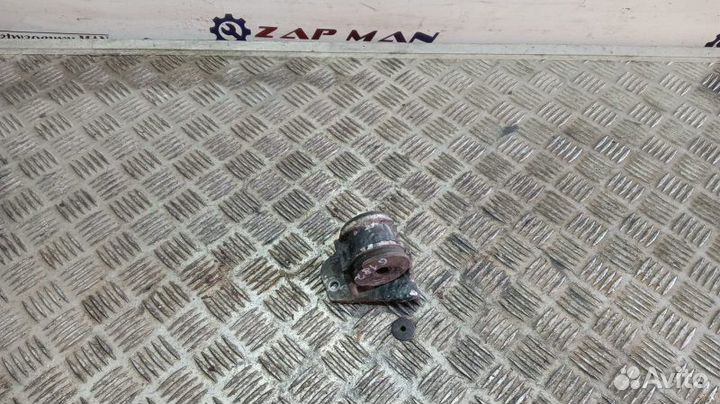 Кронштейн радиатора правый Man Tga Tgs Tgx