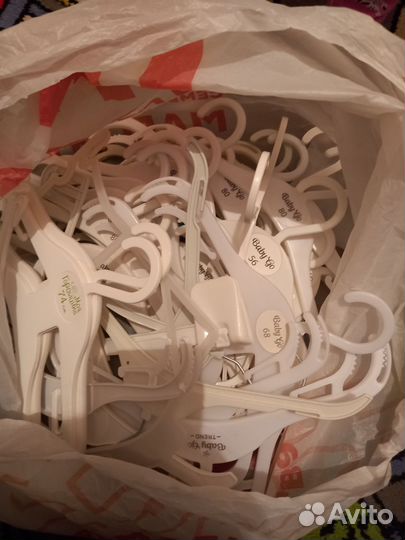 Вешалки для одежды