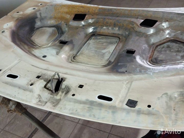 Капот на Duster