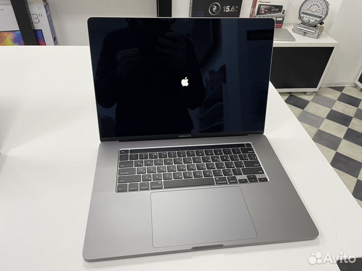 Apple MacBook Pro 16 2019 i9 32