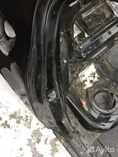 Средняя стойка кузова BMW 5 E60 рестайлинг