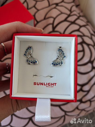 Изящные серебряные сережки Sunlight