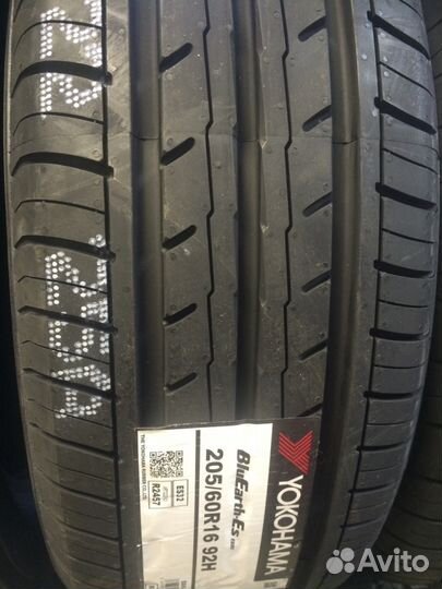 Yokohama Bluearth ES32 205/60 R16