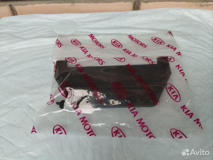 Кронштейн крепления решётки радиатора Kia Picanto