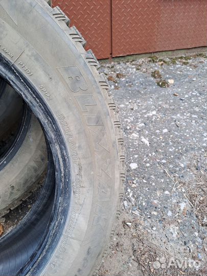 Bridgestone Blizzak Spike-01 225/60 R17 103T