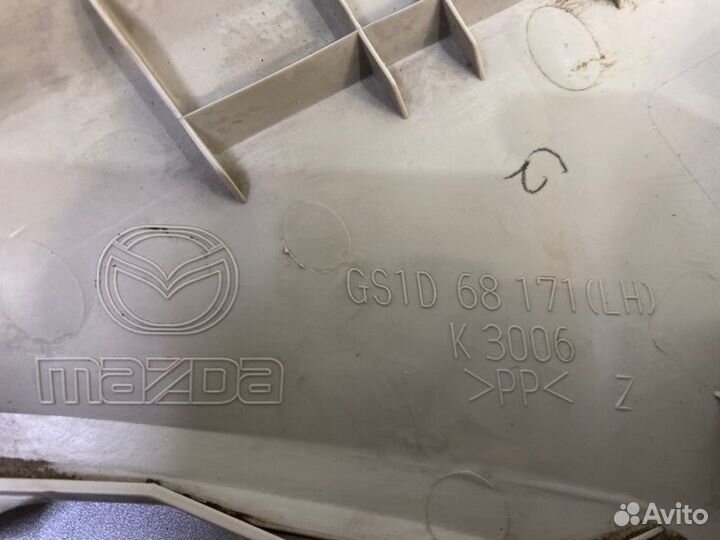 Накладка на стойку внутренняя передняя левая Mazda