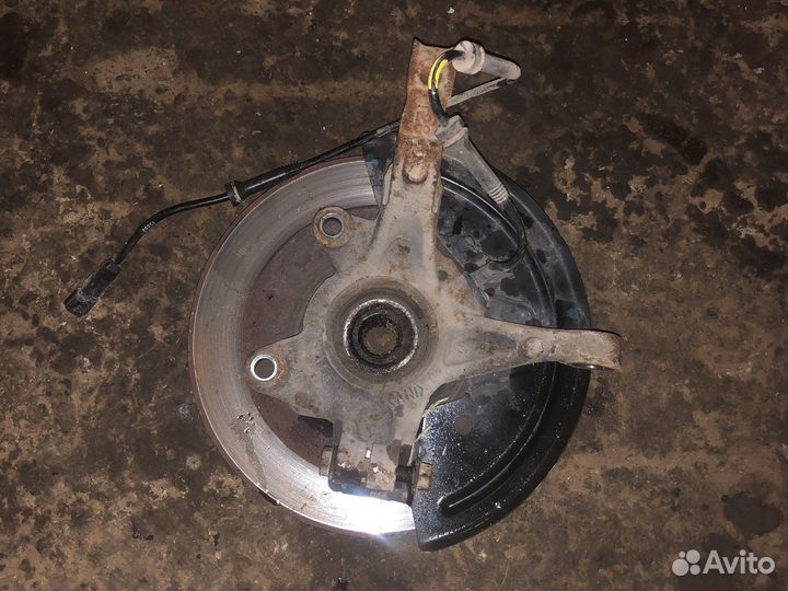 Renault logan 2 кулак поворотный