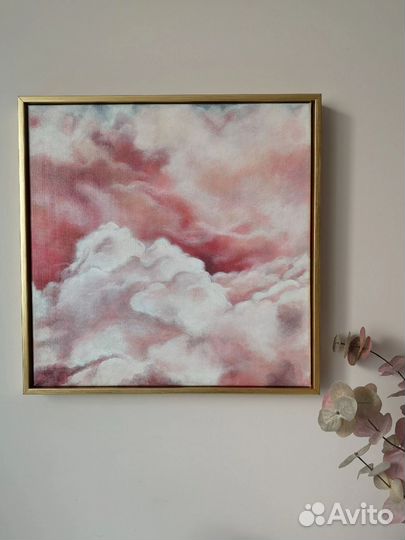 Картина розовые облака в золотой раме