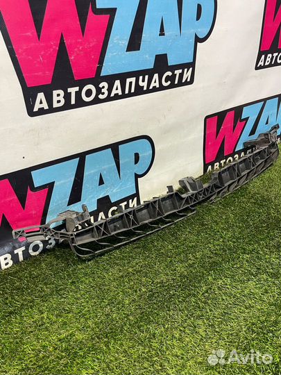 Кронштейн крепления бампера переднего Volkswagen 7