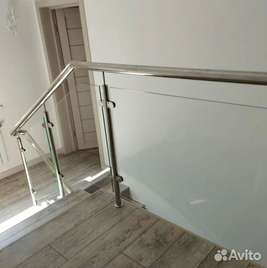 Пeрилa для лестниц / пopучни из нeржавейки
