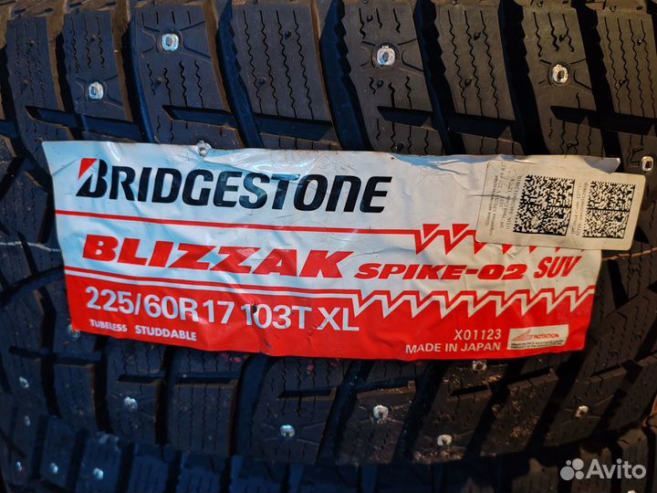 Bridgestone Blizzak Spike-02 SUV 225/60 R17