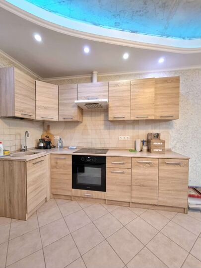 2-к. квартира, 74 м², 2/15 эт.