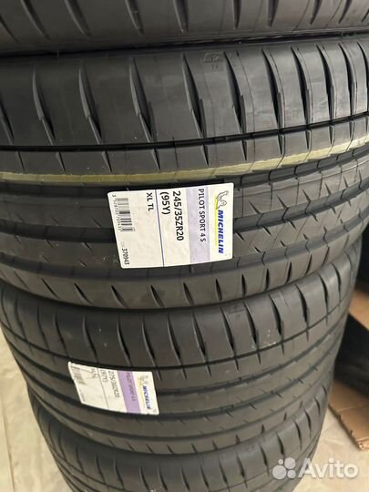 Michelin Pilot Sport 4 S 275/30 R20 и 245/35 R20