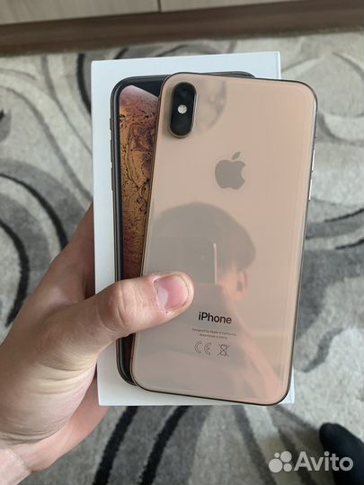 iPhone Xs Gold