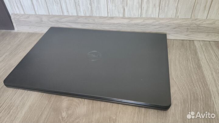 Ноутбук dell inspiron 15