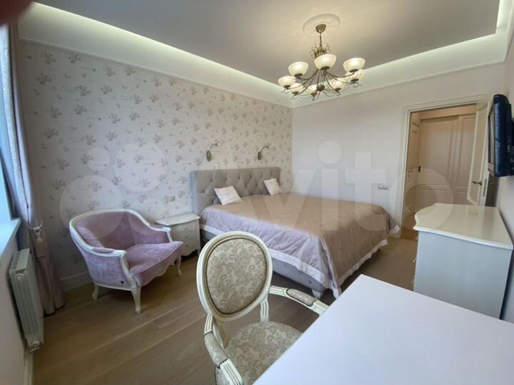 2-к. квартира, 81 м², 7/38 эт.