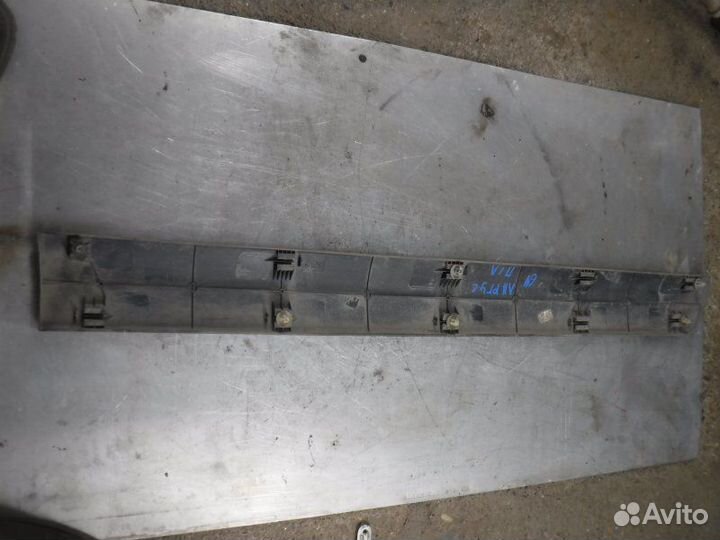 Молдинг на дверь передний левый Лада Largus K4M