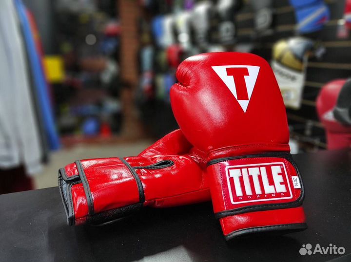 Боксерские перчатки Title boxing (красный)