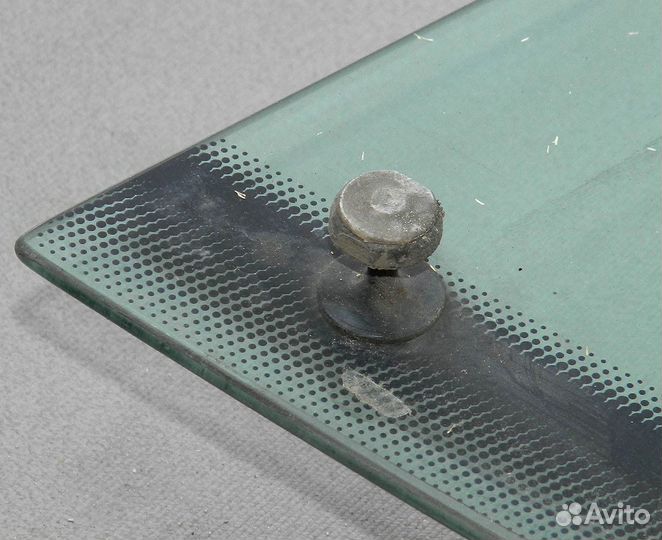 Стекло двери передней левой Audi 80 B4