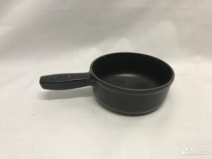 Чугуная сковородка Staub